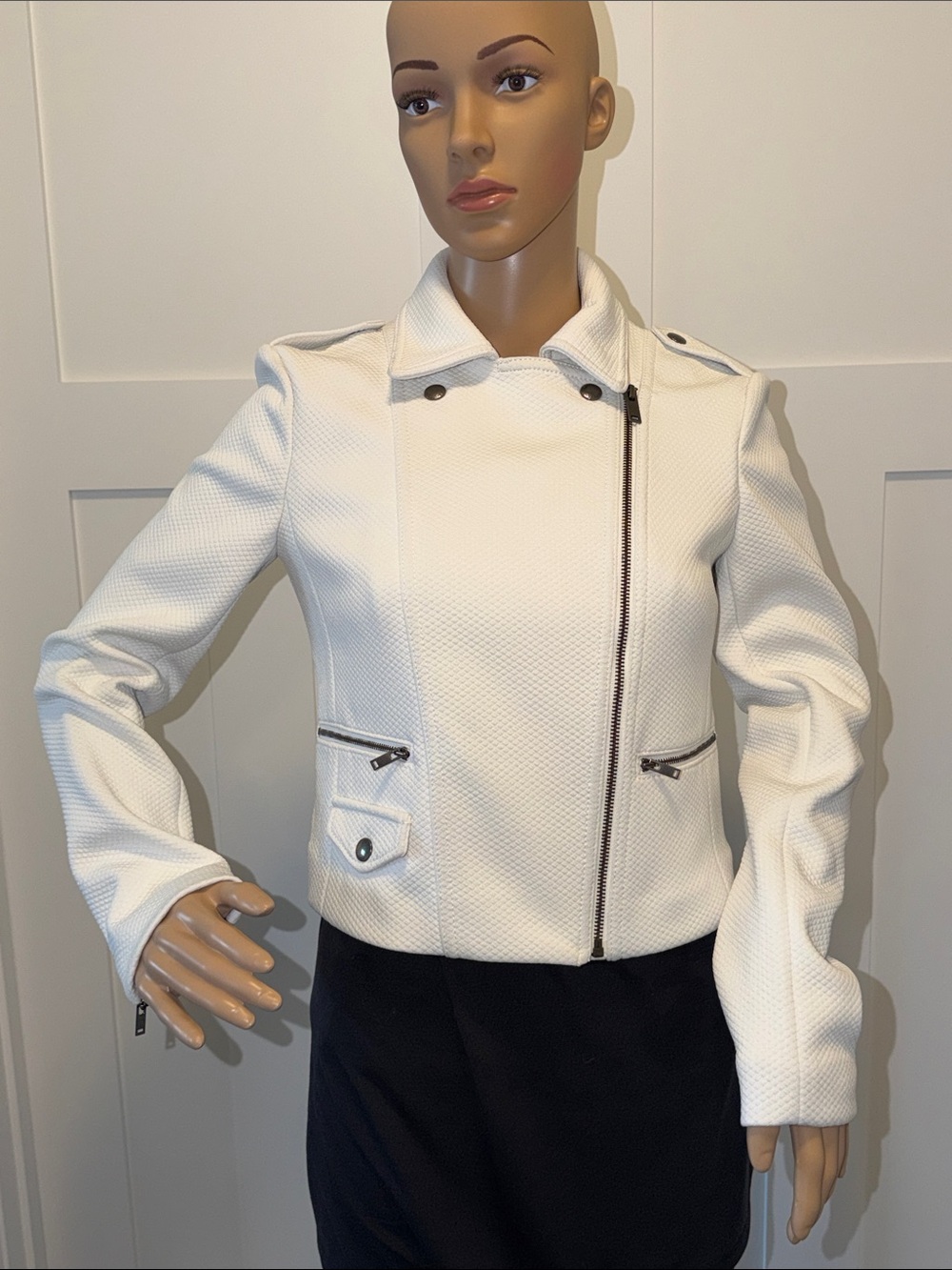 Banana Republic White Textured Asymmetrical Zip Moto Jacket - SIZE 2